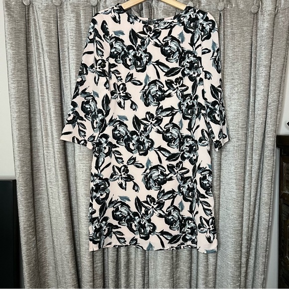 C & E Pink Floral Cropped Sleeve Shift Dress Size Small - Picture 2 of 13